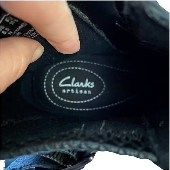 Clarks Artisan Rosalyn Lara Black Leather Stacked Block Heel Ankle Boot Narrow - Picture 7 of 8